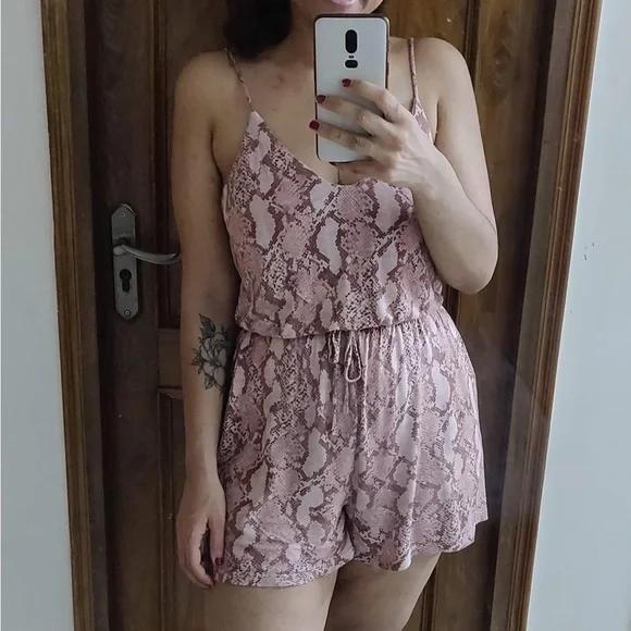 H&M Powder Pink/ Snakeskin-Pattern Jersey Playsuit - Picture 4 of 5